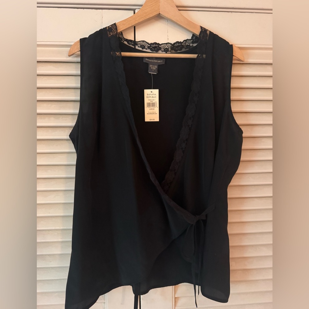 NWT BANANA REPUBLIC 100% SILK BLACK LACE-TRIMMED WRAP TOP SIZE LARGE